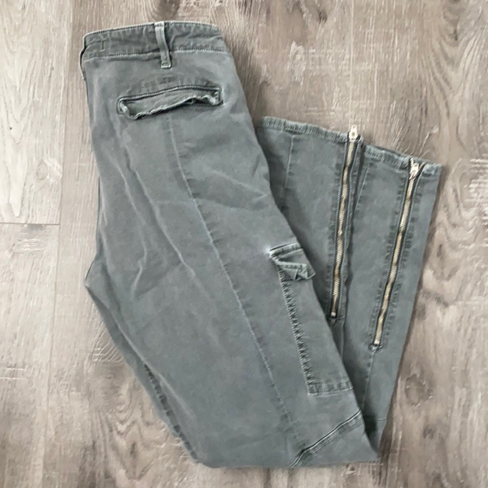 JBrand Slimfit Cargo Pants, size 30, stretch